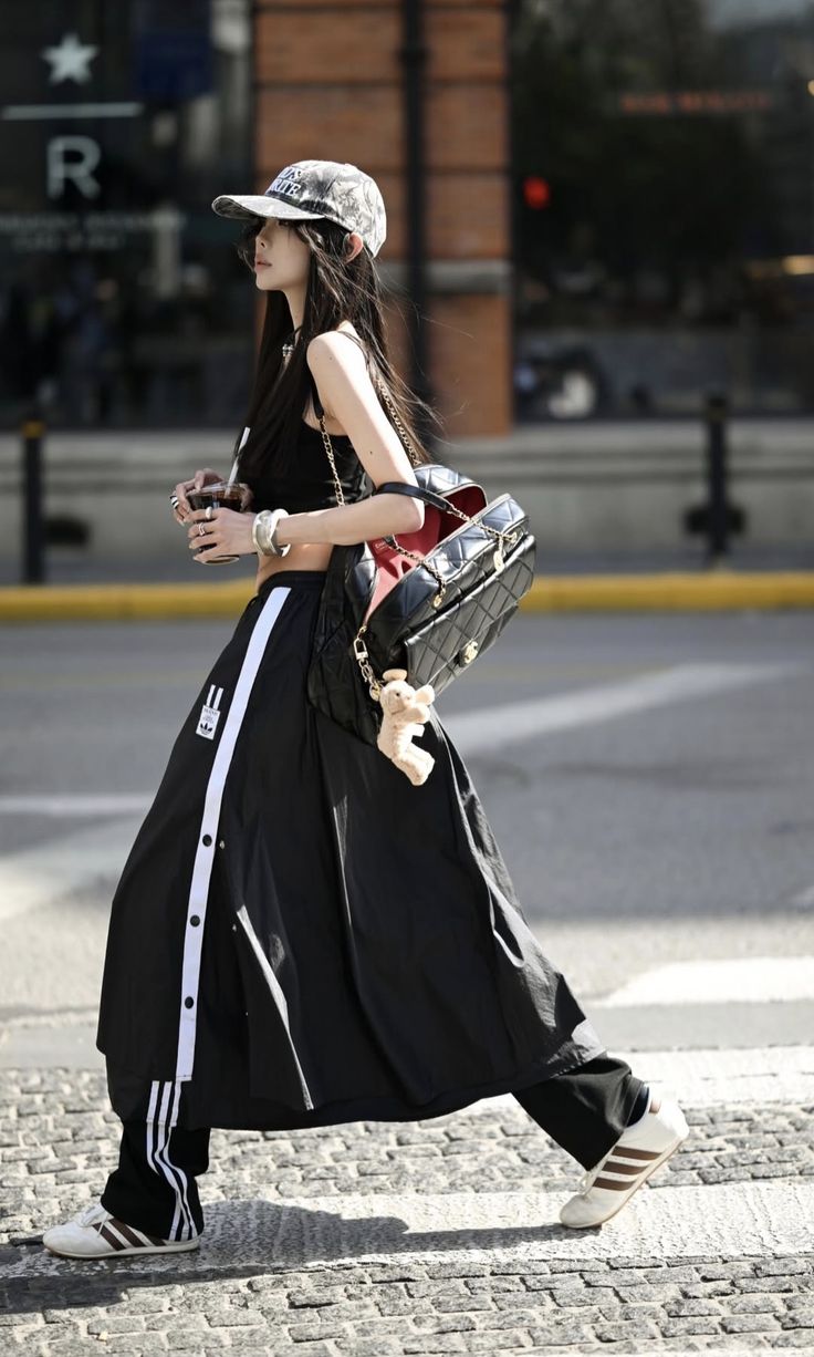 Phối Đồ Streetwear Với Váy Dài