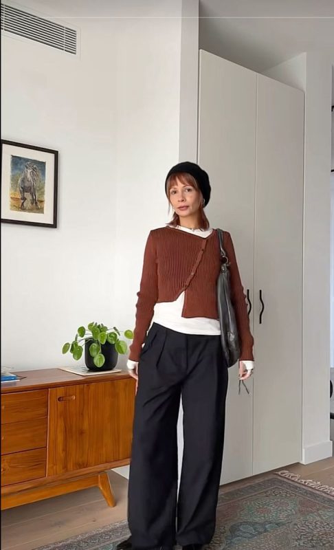 màu cam đất là màu gì