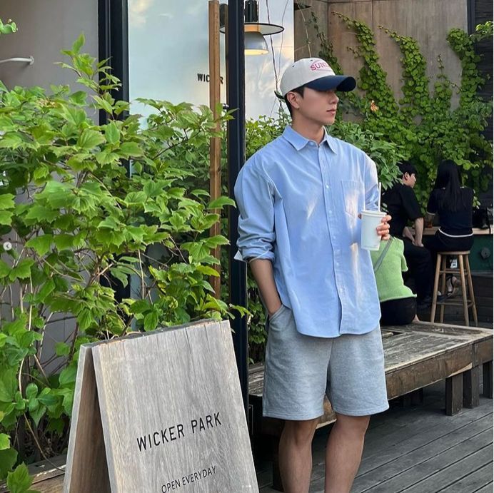 nam du lịch hè nên mặc gì