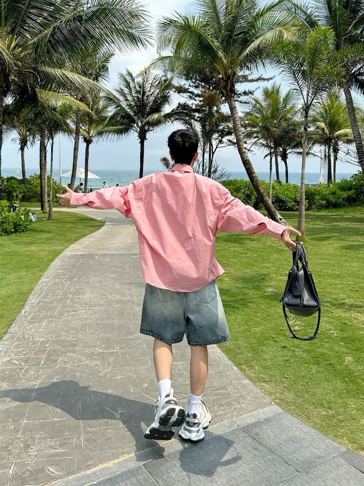 nam du lịch hè nên mặc gì