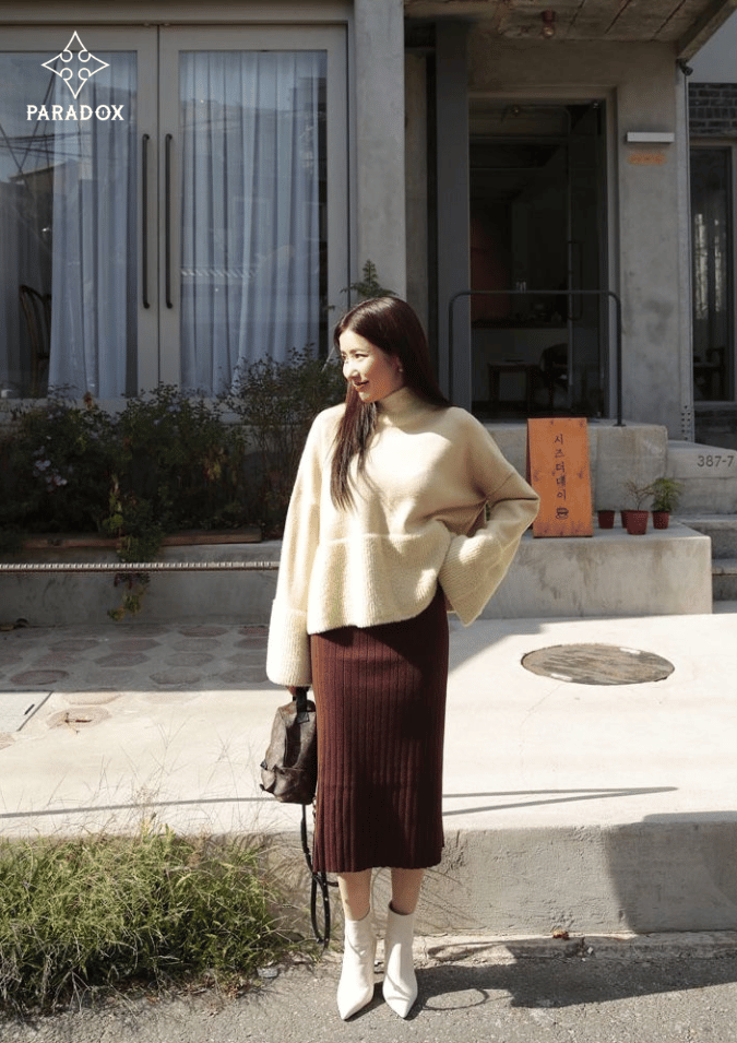 Chân váy len dài phối với áo gì đẹp? - áo sweater Chân váy len dài phối với áo gì đẹp? - áo sweater