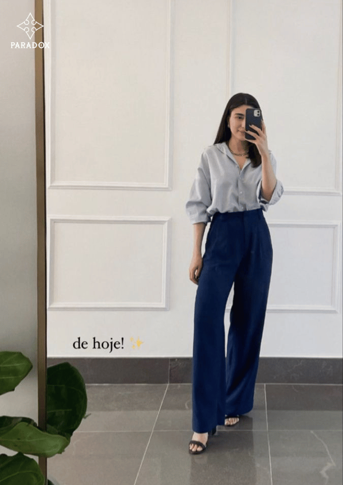 Mix đồ với màu xanh navy - Áo xanh pastel với quần xanh navy