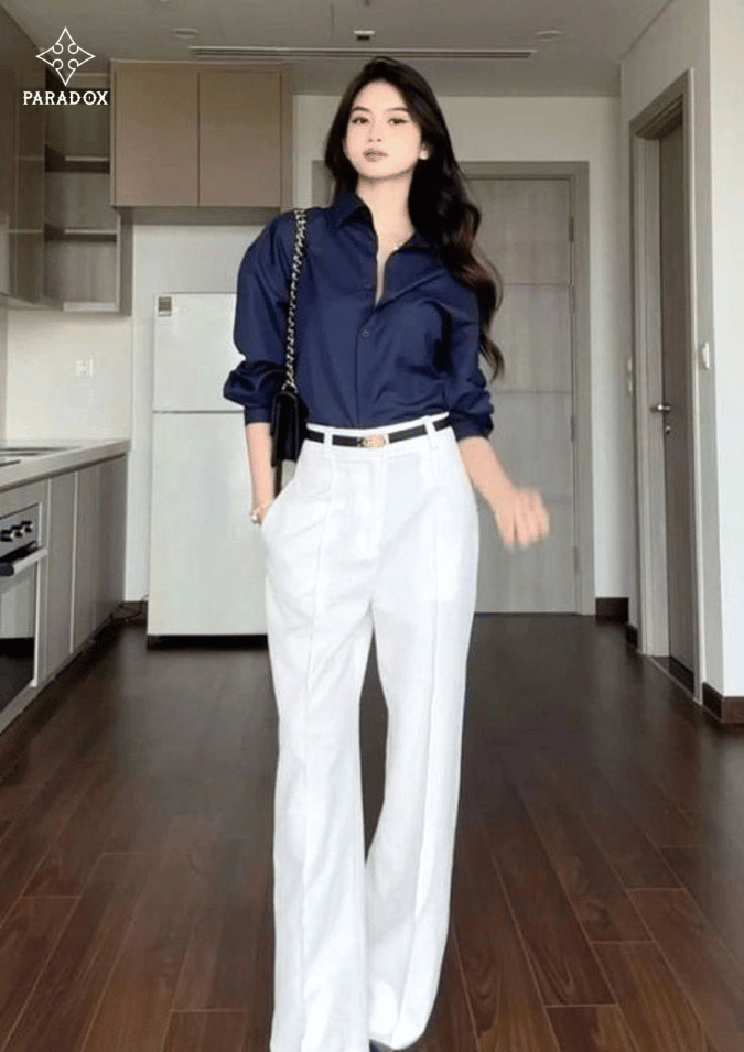 Mix đồ với màu xanh navy - Áo màu xanh navy với quần trắng