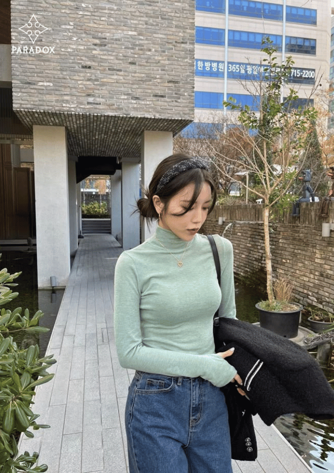 Phối đồ mùa đông cho nữ với item áo len giữ nhiệt