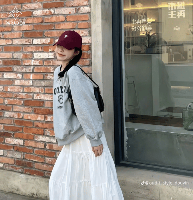 Phối đồ với áo sweater - chân váy tầng dáng dài Phối đồ với áo sweater - chân váy tầng dáng dài