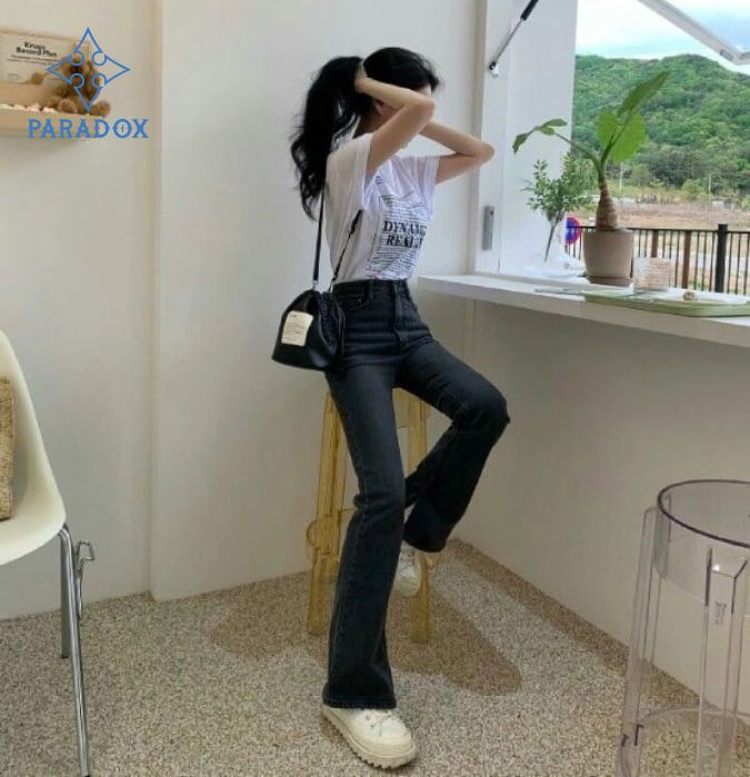 Gợi ý quần jean ống loe phối với áo gì phù hợp