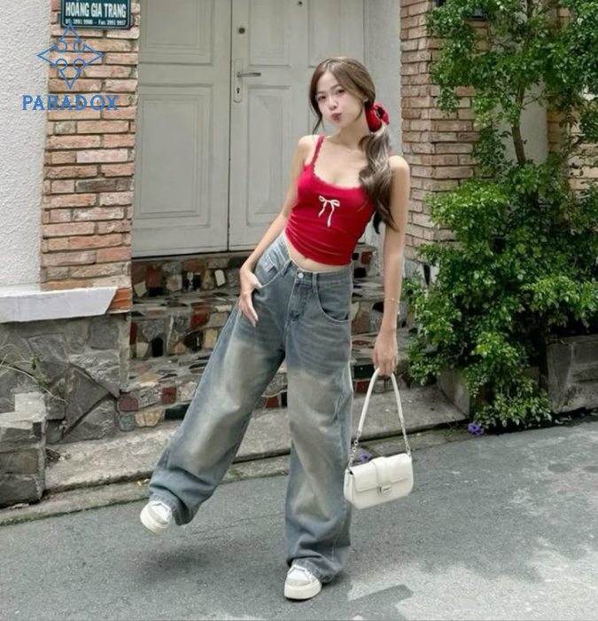 Kết hợp quần jean ống rộng phối với giày gì