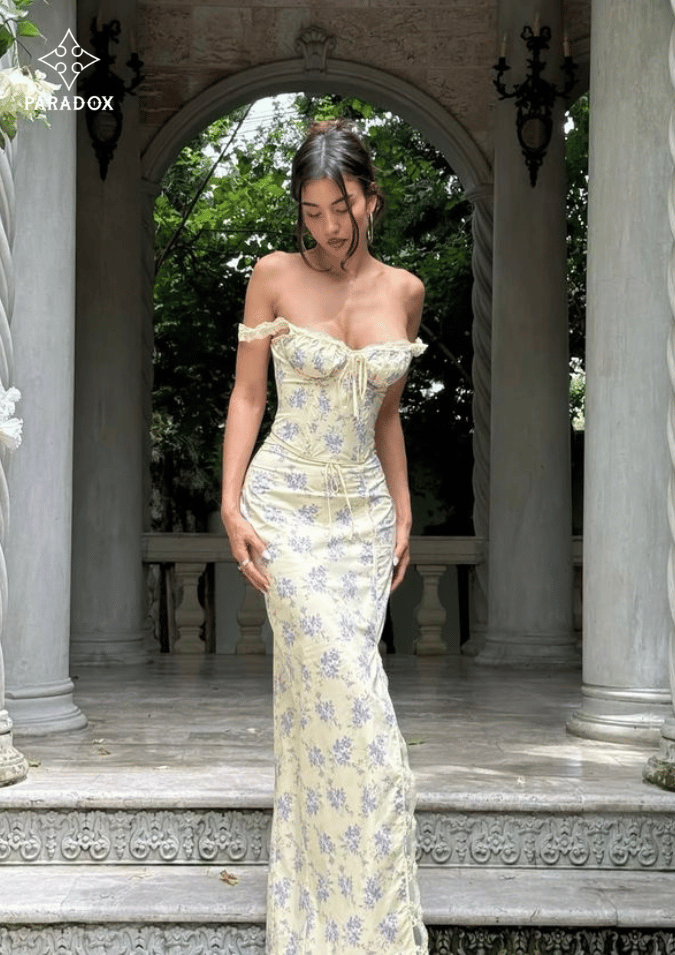 Phối áo corset với váy gì đẹp? - chân váy hoa nhí trẻ trung nàng thơ
