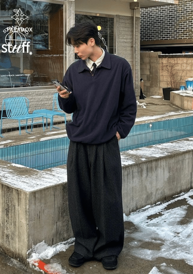 Phối áo sơ mi với sweater theo bối cảnh đi làm Phối áo sơ mi với sweater theo bối cảnh đi làm