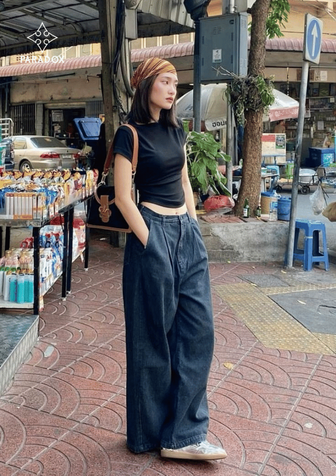 Bản phối áo croptop với quần jeans ống suông Bản phối áo croptop với quần jeans ống suông