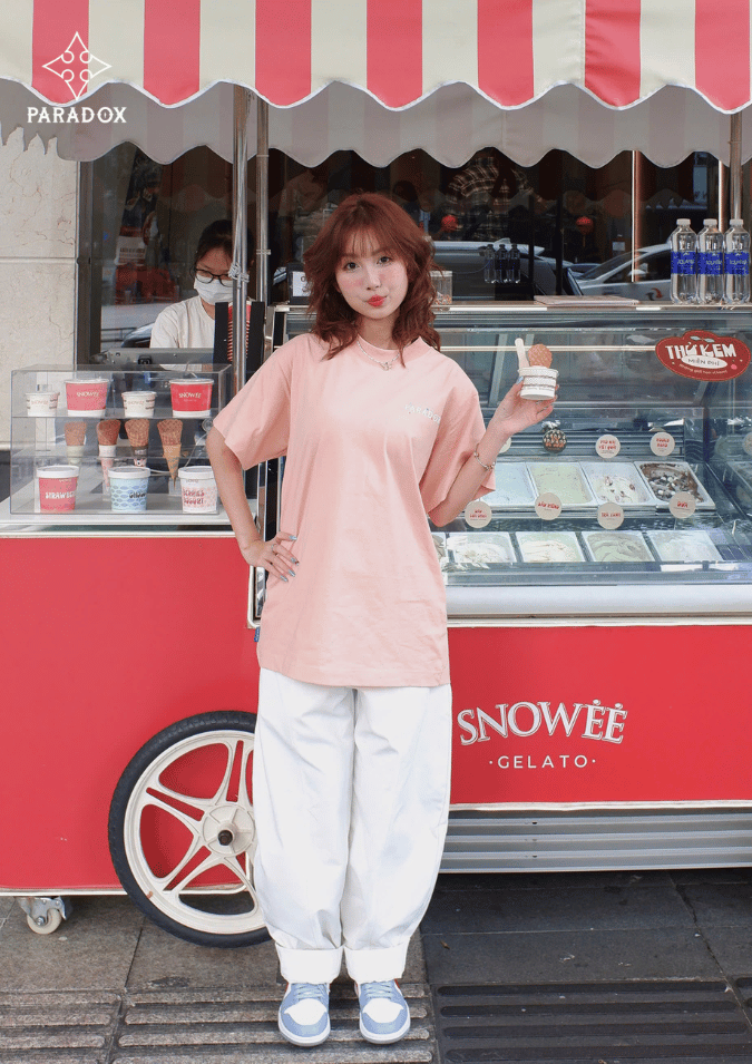 Phối đồ với áo thun local brand cùng quần tây Phối đồ với áo thun local brand cùng quần tây