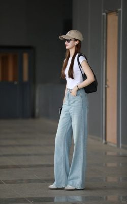 Dùng phụ kiện thông minh để tạo hiệu ứng cao hơn là Cách phối đồ với quần ống rộng cho người lùn