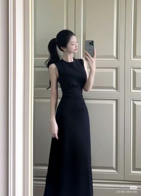 Đầm đen ôm body – Vũ khí chinh phục mọi ánh nhìn.
