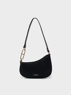 Kết Hợp Đồ Mặc Đi Chơi Cuối Tuần Với Túi xách baguette dáng cong – TX5A0505