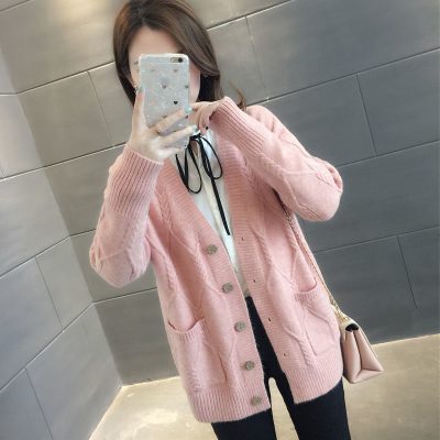 Coquette văn phòng với áo khoác Cardigan len