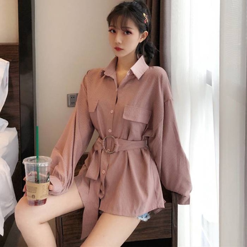 Biến tấu áo sơ mi oversize thành váy